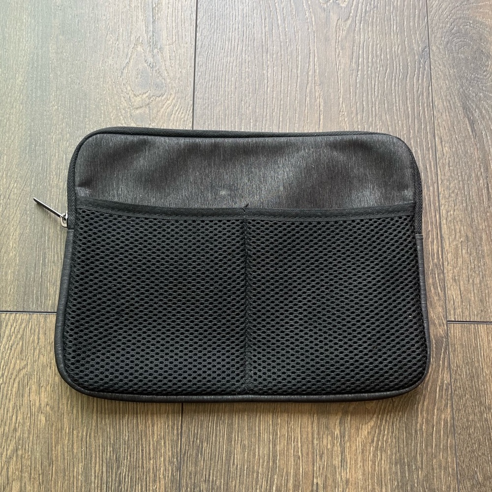 Brisk Tablet Sleeve